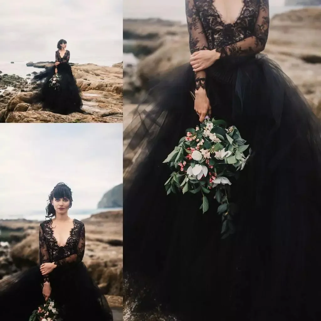 Vintage Black Bohemia Wedding Dresses 2020 V-neck Illusion Lace Long Sleeves Backless Bridal Dress Beach Boho Wedding Gowns