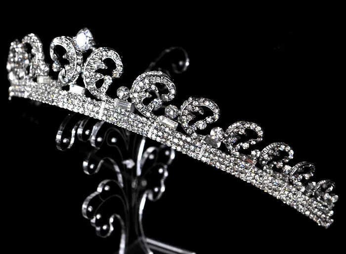 Kate Middleton Tiaras Akcesoria Do Włosów Kryształ Rhinestone Korony Akcesoria ślubne Bridal Crystal Princess Tiaras 2015 Koronna korona