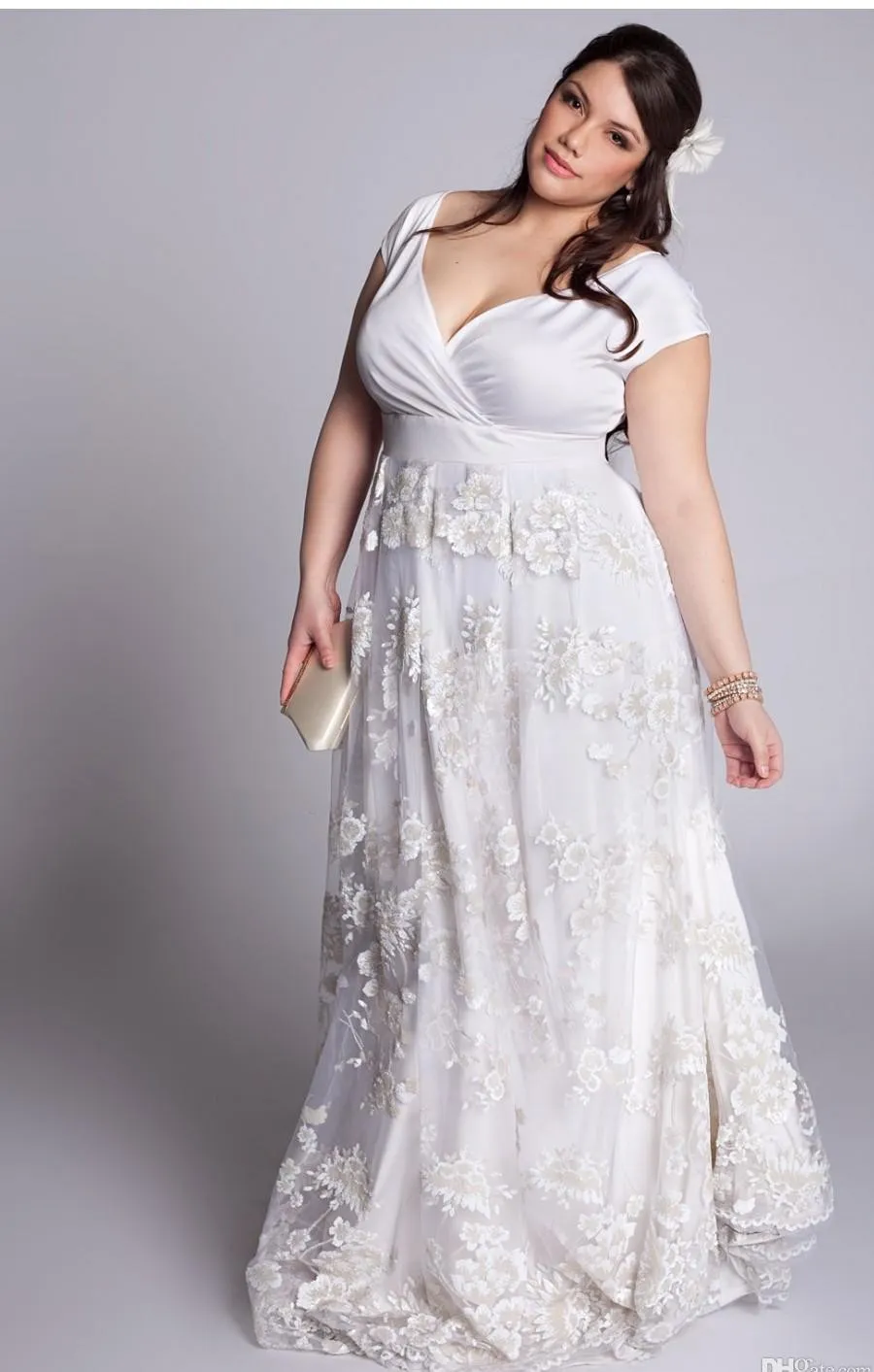 New Arrival Plus Size A Line Lace Wedding Dresses V Neck Bridal robe de soiree Lady Formal Party Dresses Wedding Gown Lace Skirt