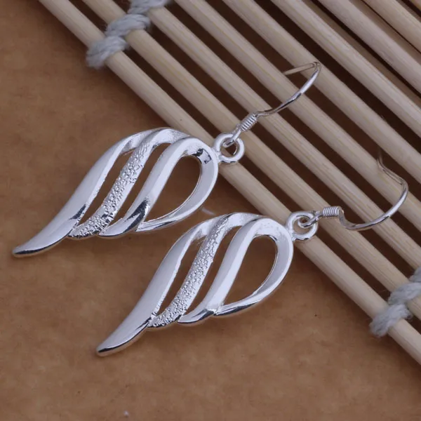 Moda Takı Üreticisi Çok Bol İçi Boş Kanat Küpe 925 Gümüş Mücevher Fabrikası Fiyat Moda Parlatıcı Küpeler AE005