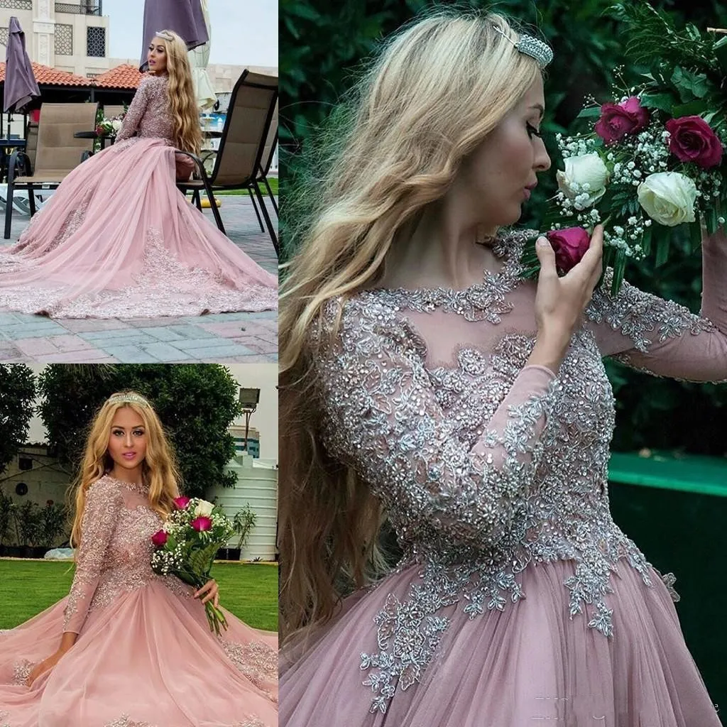 2017 Dusty Pink Ball Gown Long Sleeves Evening Dresses Muslim Prom Dresses Lace Appliques Crystal Beads Puffy Red Carpet Runway Dresses