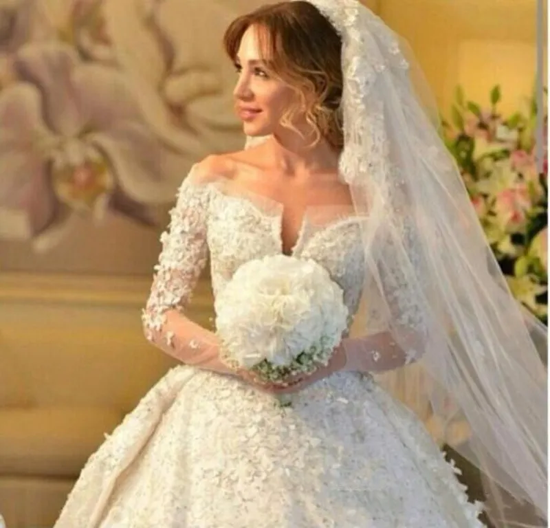 Abiti da sposa di lusso 2016 Off spalla scollo a V pieno pizzo applique in rilievo Sheer manica lunga abiti da sposa su misura una linea abiti da sposa