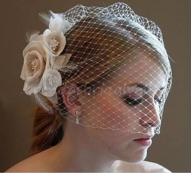 Billiga Elegant Champagne Blomma Birdcage Face Veil Bridal Hats Headwear With Comb Wedding Headpiece Hårtillbehör