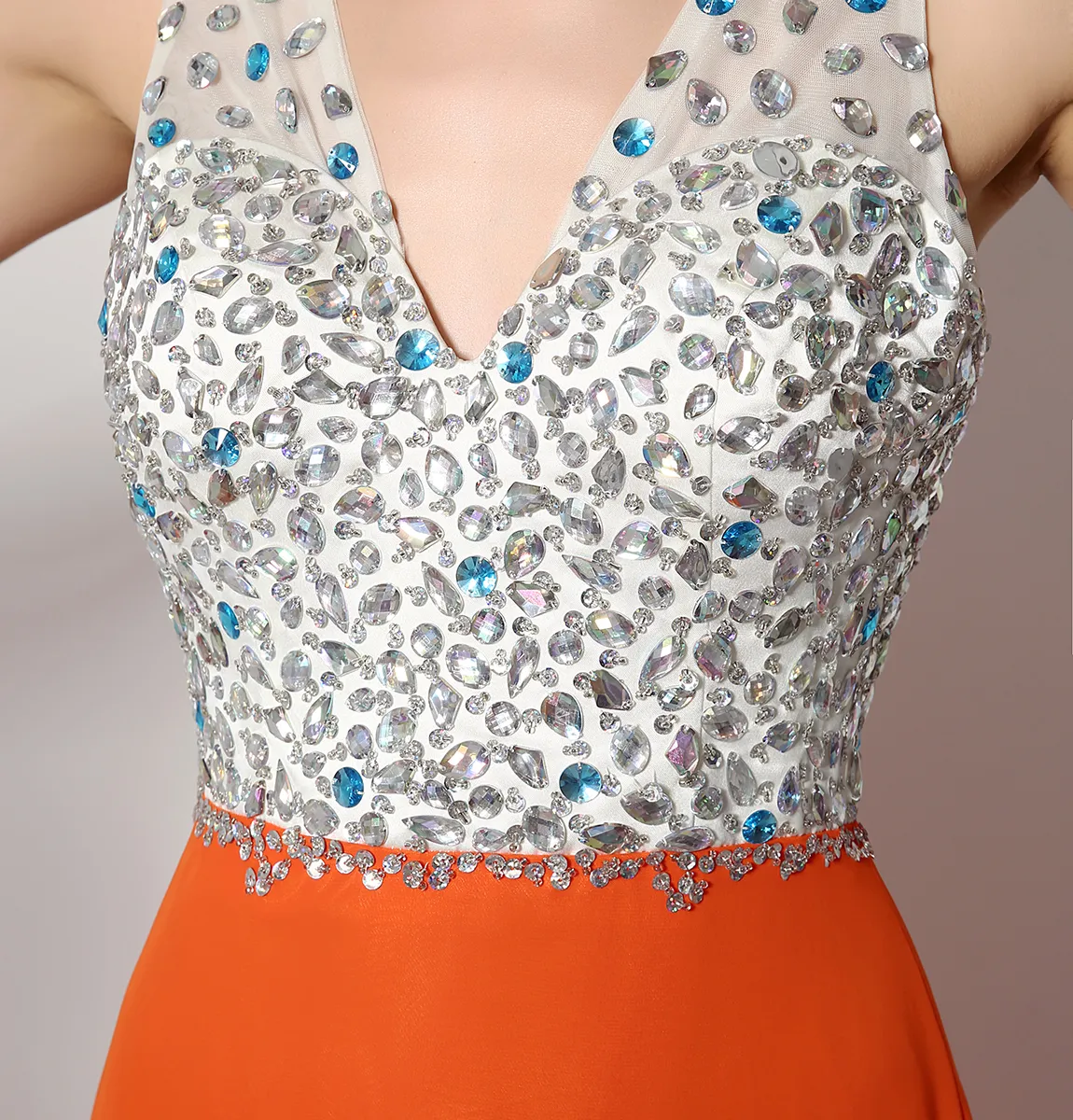 2018 i lager orange designer prom klänningar under 50 vneck aftonklänningar sida delade kristaller backless aftonklänningar lång fest för5136061