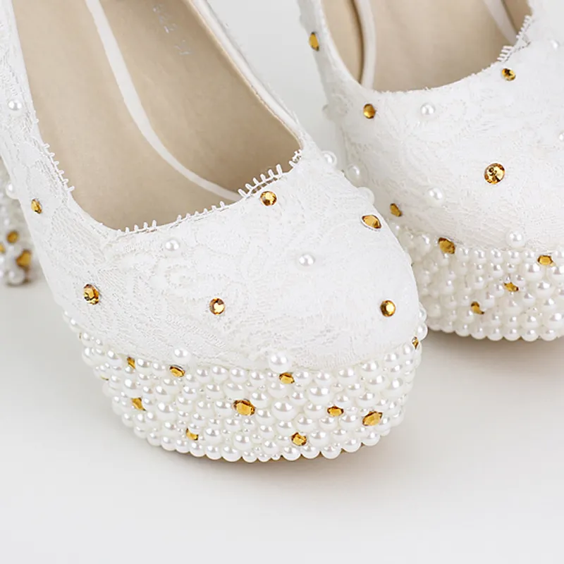 Chaussures de fête de mariage en dentelle blanche personnalisées, plates-formes en cuir véritable pour femmes avec perle, talon de 5 pouces, chaussures de mariée gracieuses