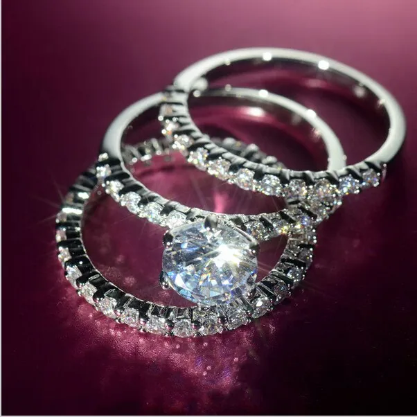 Kostenloser Versand Großhandel Frauen Klar Zirkon 10KT Weißgold gefüllt 3-in-1 Hochzeit simuliert Diamant Frauen Band Ring Set Größe 5-11
