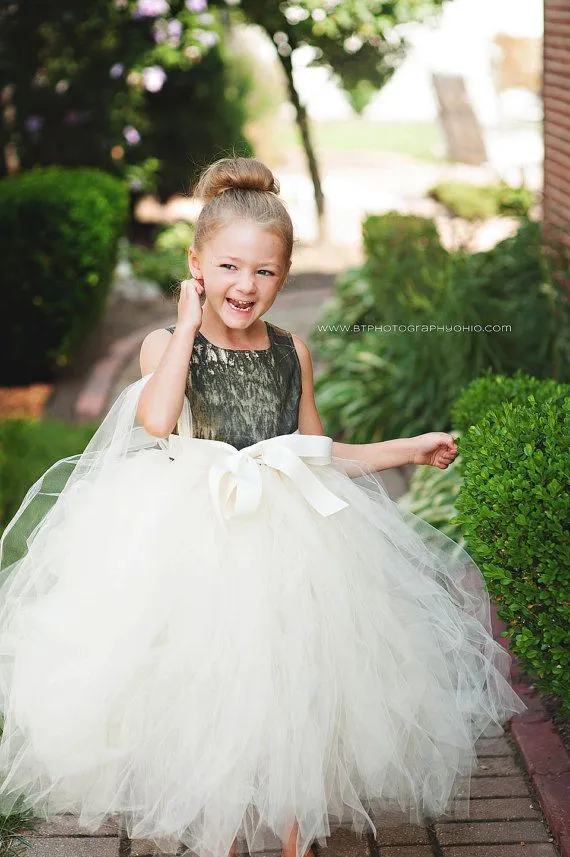 Camo Flower Girl Dresses Ball Gown Shape Tulle Bow Crew Neckline Floor Length Long Kids Formal Dress Winter Camo Wedding Dress