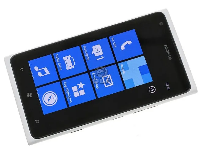 nokia-lumia-900-6