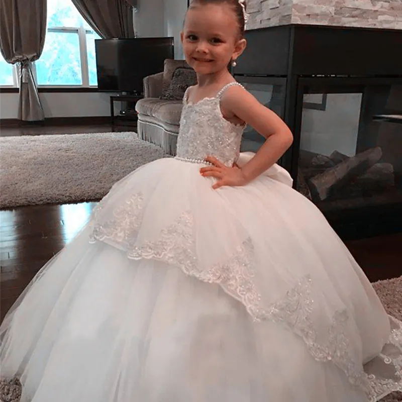 Prenses Çiçek Kız Elbise Boncuklu Spagetti Sapanlar İnci Dantel Aplikler Tül Flowergirl Elbise ile Sweep Tren Bow Düğün Parti için