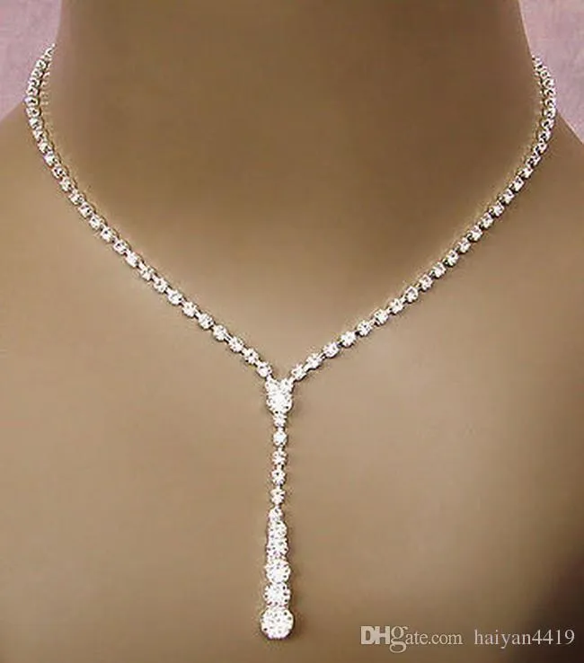 2022 Bling Crystal Bridal Smycken Sätta Silver Pläterade Halsband Diamant Örhängen Bröllopsmycken för brud Brudtärna Kvinnor Tillbehör