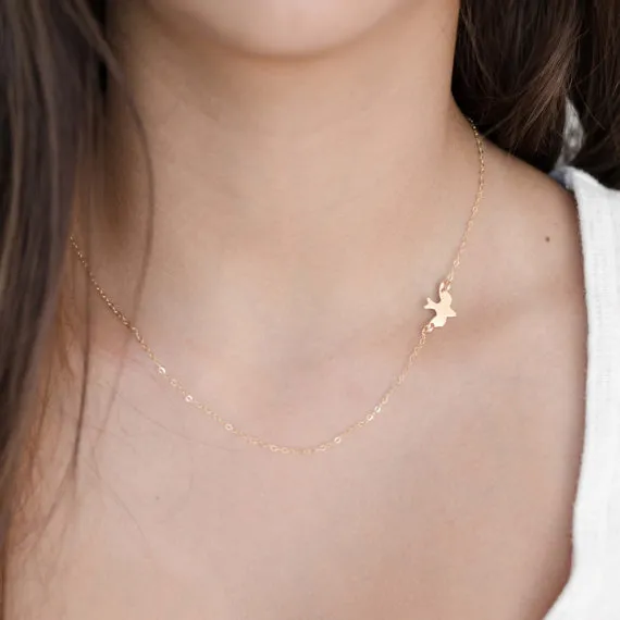 10st Gold Silver Tiny Soar Flying Bird Necklace Peace Dove Halsband Little Swallow Baby Bird Halsband Abstrakt halsband