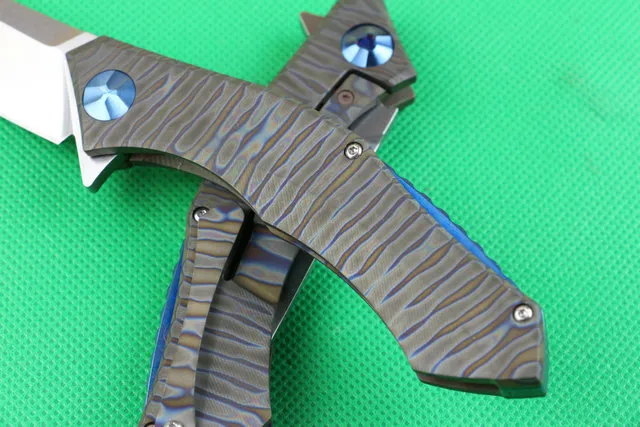 High End D2 Steel Flipper Folding Blade Kniv 59-60HRC Stone Wash Finish Blades Titanium Handtag Ikbs System Frame Lock
