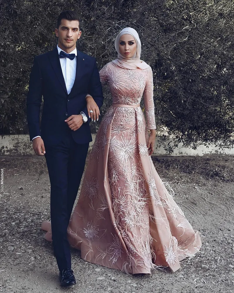 Oriente Médio 2018 Merma de manga longa vestidos de baile 3DAPPLique Excesso de bote berta vestidos de noiva de luxo vestido muçulmano destacável6477770