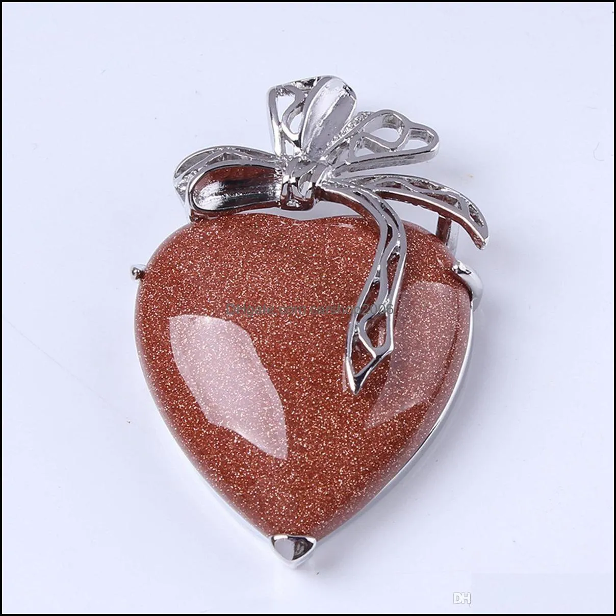 Heart-shaped pendant ladies elegant temperament necklace wild jewelry stainless steel