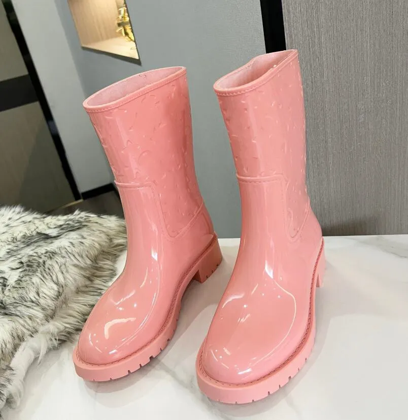 2022 PVC Rain Boots 여성 고무 방수 레인 부츠 숙녀 크기 35-41