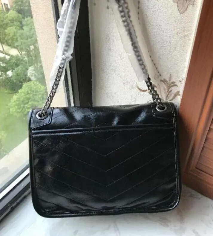 2021 sac à main en chaîne en métal noir pour femmes de haute qualité en cuir gras pur noir taille 24 * 9 * 17 cm