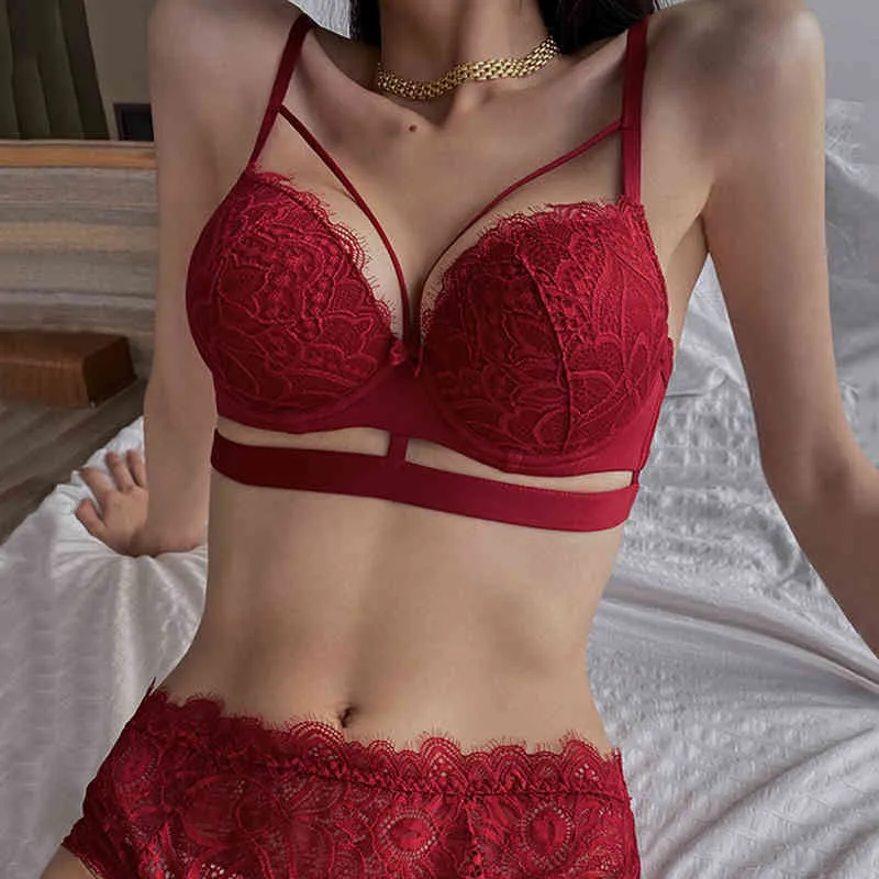 Moda Red Hollow Out Bra E Calcinha Conjuntos Bordado Sexy Lingerie Profundo  V Push Up Brassiere Lace Mulheres Underwear Plus Size C D X0526 De $113,59