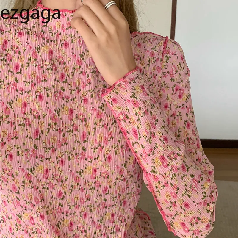 Ezgaga花柄プリントベースTシャツ女性のファッションインタットレンネックビンテージ長袖全てのマッチ基本レイズy2kトップススリムエレガント210430