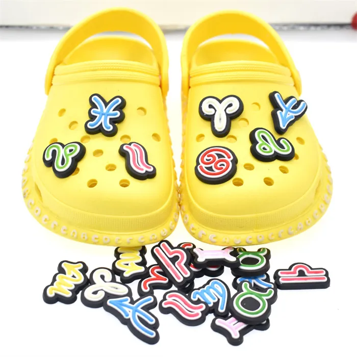 Personalizado 12 Constellation Design PVC Borracha Shoelace Pingente Jibbitz para Crocodilo Personalizado Pingente Atacado