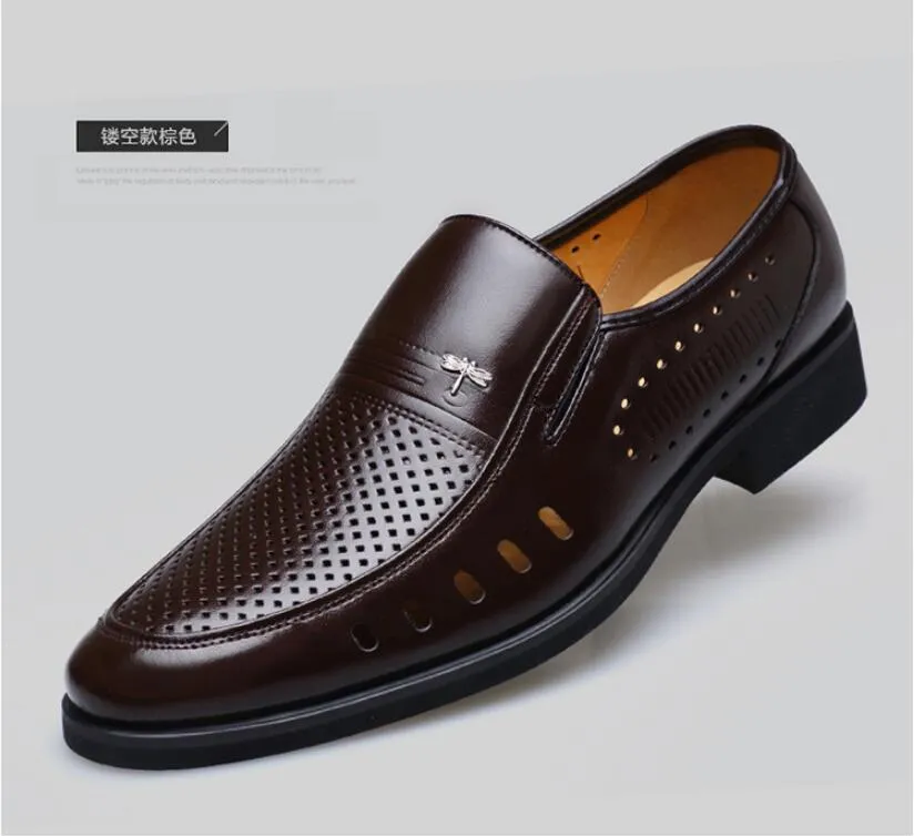 Ny stil sommarmäns lädersandaler ihåliga medelålders och gamla manliga skor pappa skor romerska andningsbara läder sandaler 38-45