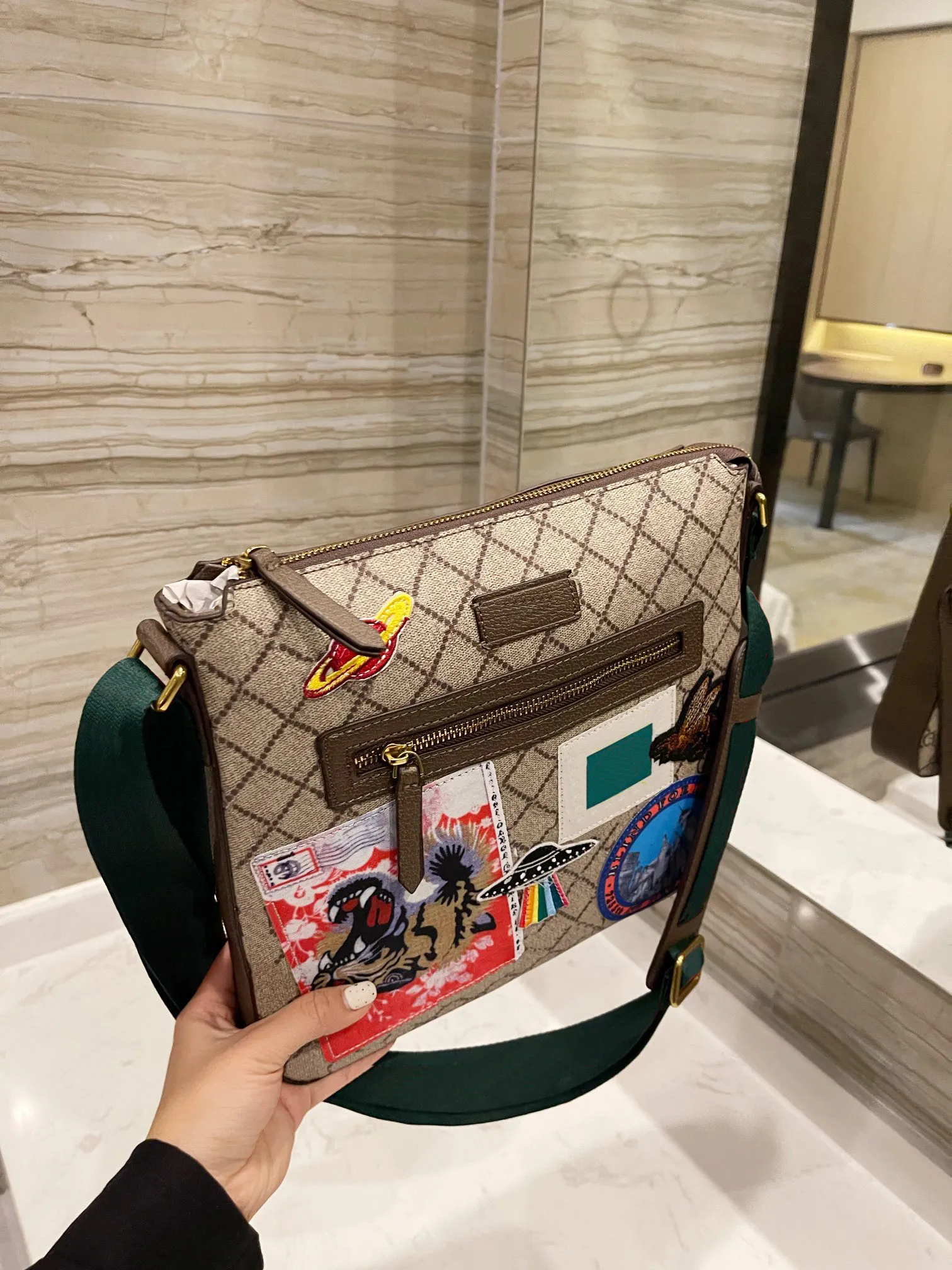 Briefcase bags Fashion men CrossBody Handbag Quality luxurys Top designers leather Woven letter Bag Clutch ladies 2021 Shoulder purse Handbags Metallic printing