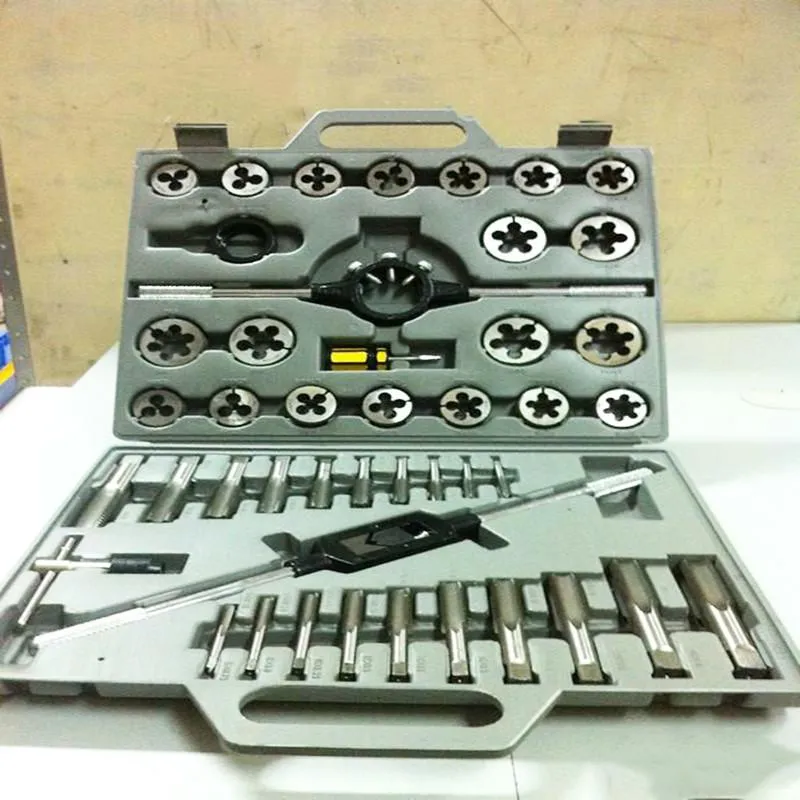 Handverktyg 45 datorer/set 1/4 "-1" Tap and Die set in tum skruvkran