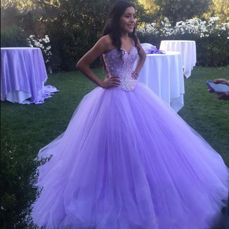 Lila strapless beading quinceanera party klänningar vestidos de festa boll klänning tulle söt 16 skräddarsy klänningar estido de 15 ano