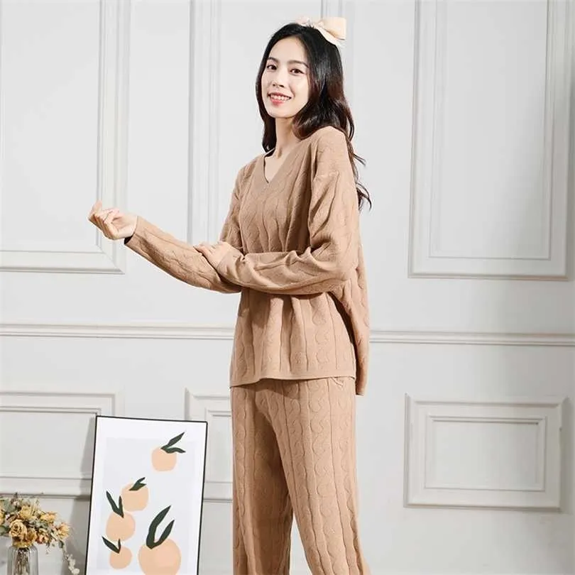 Dernières pyjama pour femmes Set Sleepwear Home Vêtements Pull Pull épais V Coulée Nightwear Nightwear Wick Fils en vrac Tricoté automne et hiver 211215