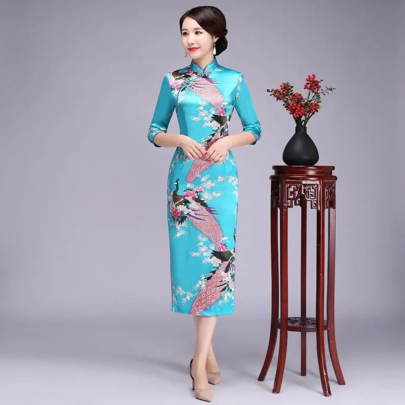 Lake Blue Half Sleeve Kinesiska Traditionella Kvinnor Qipao Classic Peacock Long Vintage Gown Cheongsam Sexig Klänning Plus Storlek 5XL 6XL Casual Dresse