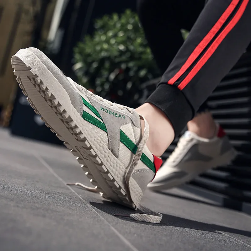 Le più nuove donne uomini scarpe da ginnastica sportive scarpe da corsa mesh traspirante rosso nero bianco blu verde scarpe da ginnastica per corridori con piattaforma taglia 39-44 codice: 04-207