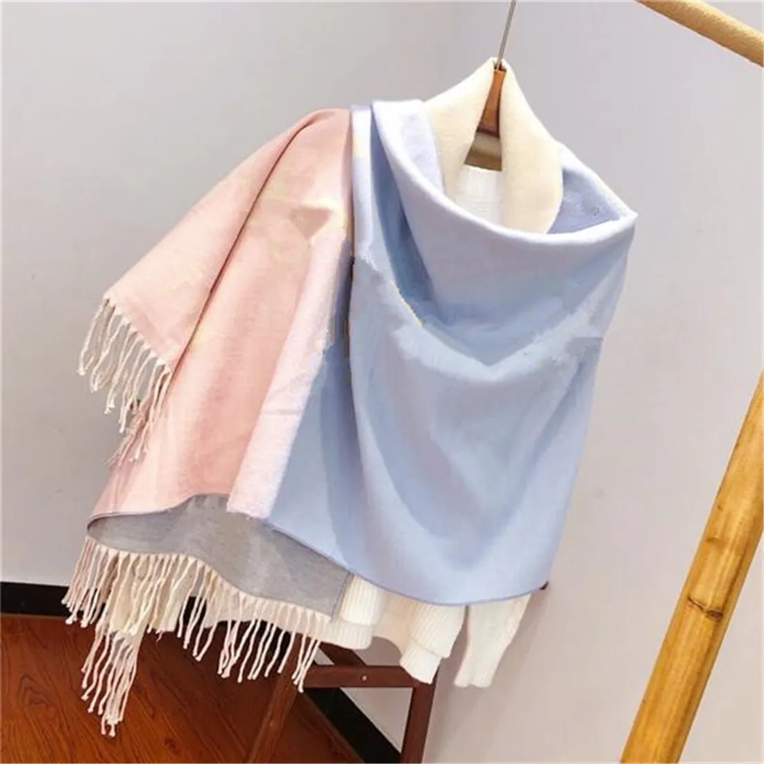 Belle dame foulard classique femme alphabets fleur châle taille 180 * 70 cm Foulards chauds confortable élégant et haut de gamme