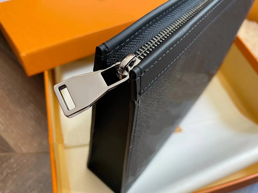 2021 Clutch Bags Toiletry Handbags Purses Men Women Handbag Shoulder Bag Wallets Card Holder Fashion Wallet Chain Key Pouch