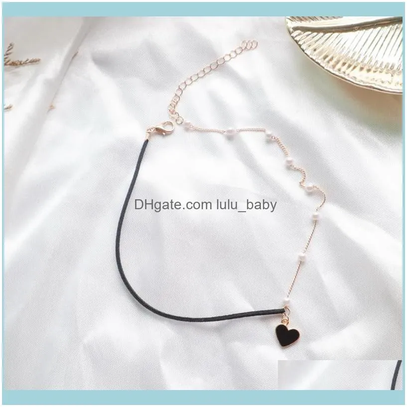 Chokers Unique Style Cute Heart Pendant Neckalce Imitation Pearl Choker For Women Fashion Vintage Leather Short Clavicle Collares