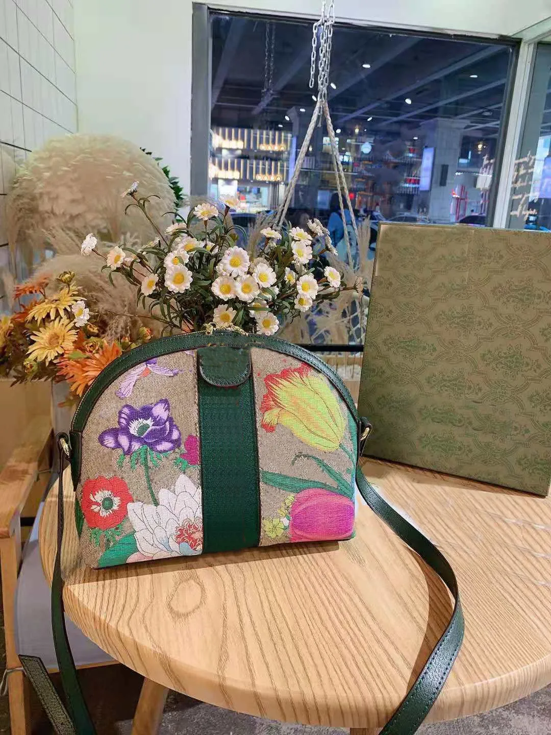 Einzelne Tasche Mädchen Frauen Echtes Leder Geldbörsen Handtaschen Handtasche Schulter Mode Taschen Weibliche Blume Shell Messenger Hohe Qualität Umhängetasche