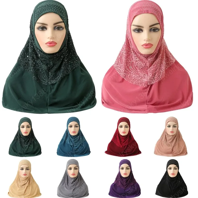 Hoogwaardige Middelgrote Maat 70 * 60cm Moslim Hijab met Kant Trek op Islamitische Sjaal Hoofd Wrap Pray Sjaals Dames Hoofddeksels Hoed