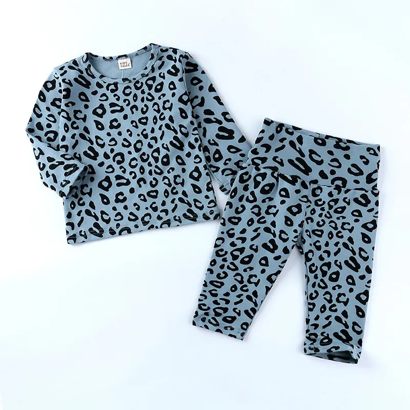 Facejoyous Fahsion Casual Toddler Bambini Neonate Vestiti Maglie a manica lunga Pantaloni stampati leopardati Pigiami Abiti da notte Set 210413