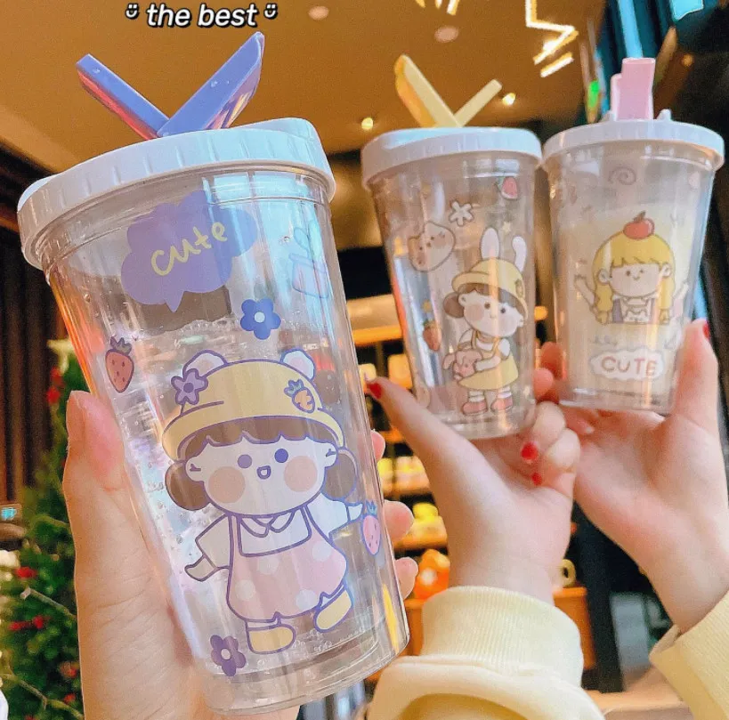 L'ultima tazza da caffè in plastica per latte in paglia da 15,2 once per bambini e bambini, cartoni animati portatili che stampano vari stili di tazze d'acqua, supportano il logo personalizzato
