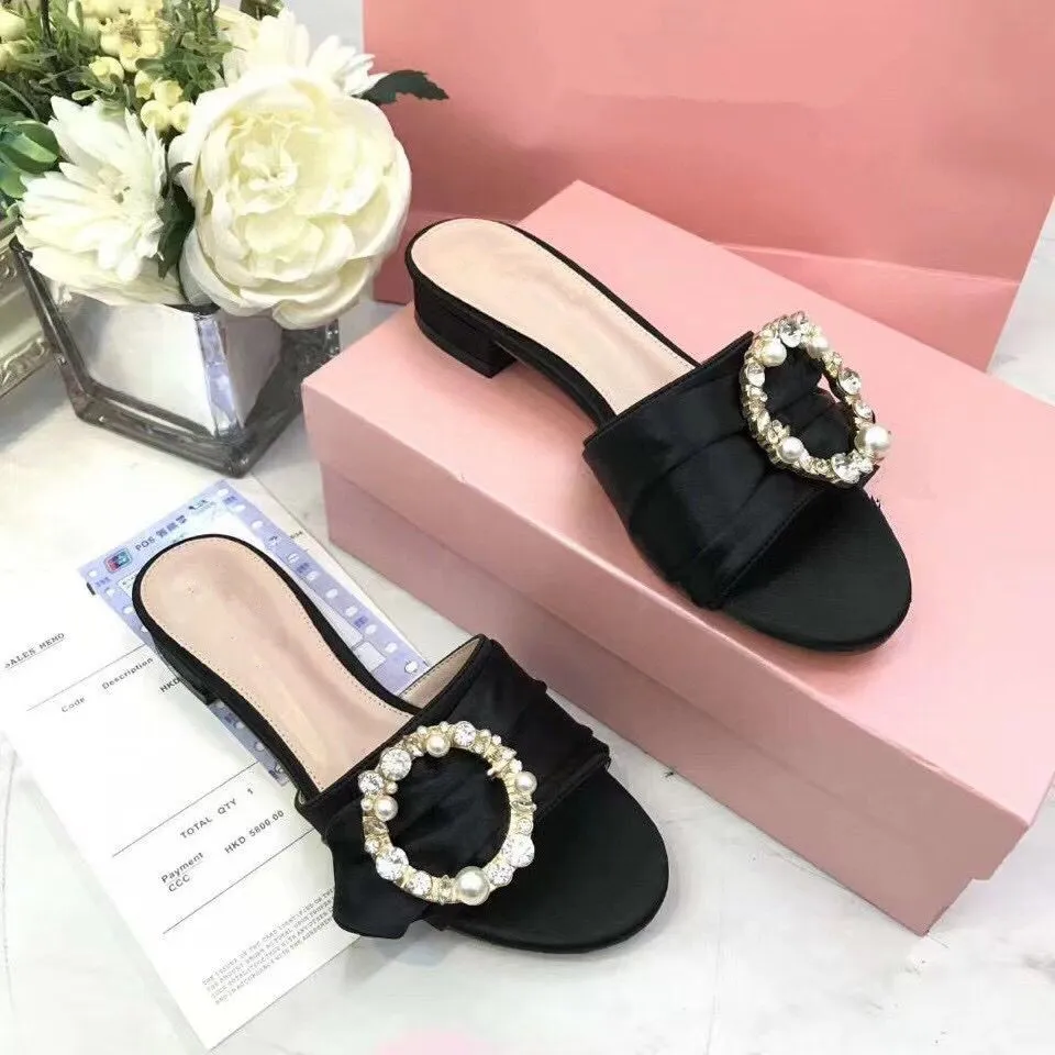 2021 Pearl silk sandals Ladies luxury quality sandalss slippers fairy styles style Fashion design versatile casual High-end simple atmosphere 35-40 with box