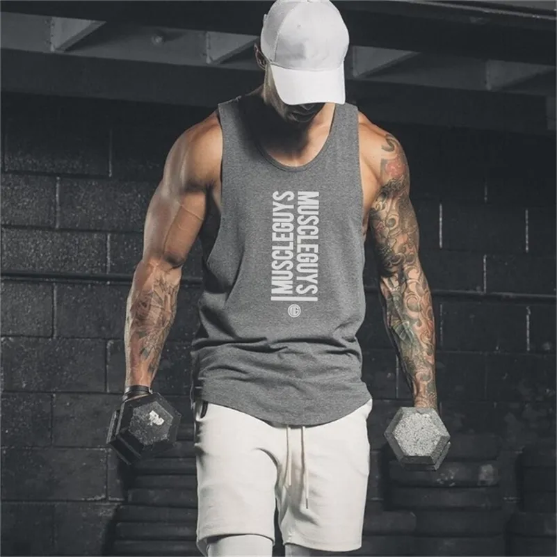 Marca New Gym Tank Top Mens Musculação Sem Mangas Camisa Casual Camisas Homens Stringer Fitness Singlets Muscle Tanktop 210421