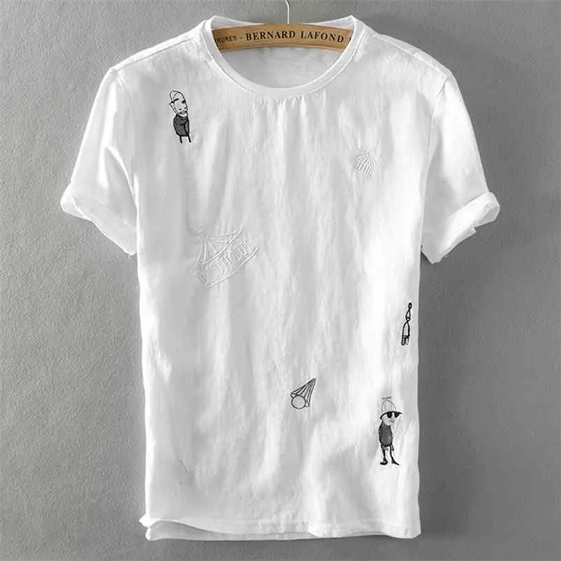 6217 Hommes D'été De Mode Japon Style Drôle De Bande Dessinée Broderie Coton Lin Mince Respirant T-shirt Mâle Casual Pull Tops Tees 210706