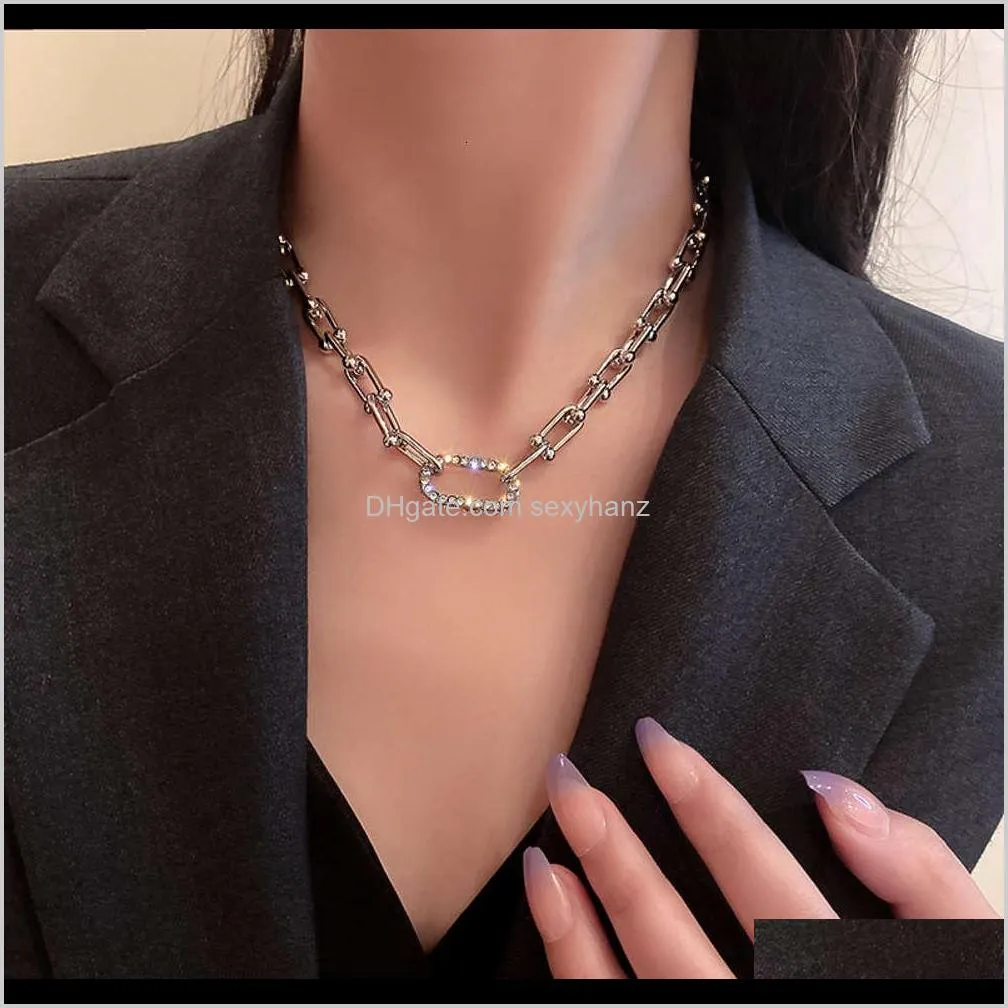 metal short necklace women`s personality clavicle autumn and winter temperament new simple sweater chain accessories