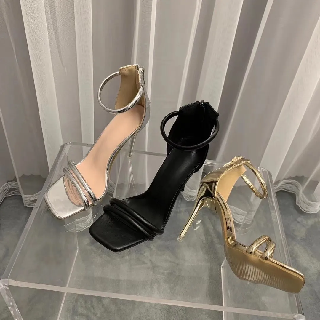 Moda Donna Sandali Open Toe Cinturino alla caviglia con cinturino alla caviglia Cerniera posteriore Nero / Argento / Oro Sandali alla moda Scivoli Pompe da festa Taglia 35-39 210513