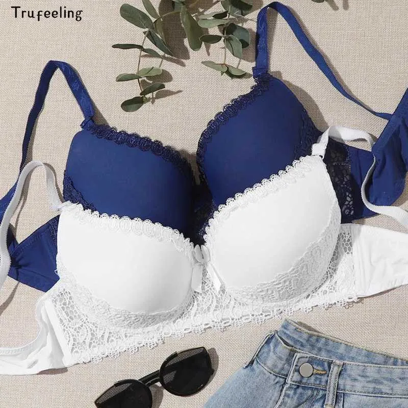 Truefeeling Embroidered Ruffles Moulded Lace Push Up Bra For Women