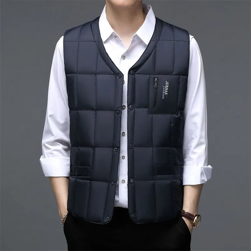 Winter Men Duck Down Vest Sleeveless Coat Ultralight Puffer Vest Jacket Fashion V-Neck Windproof Down Waistcoat Padded Tops 220114