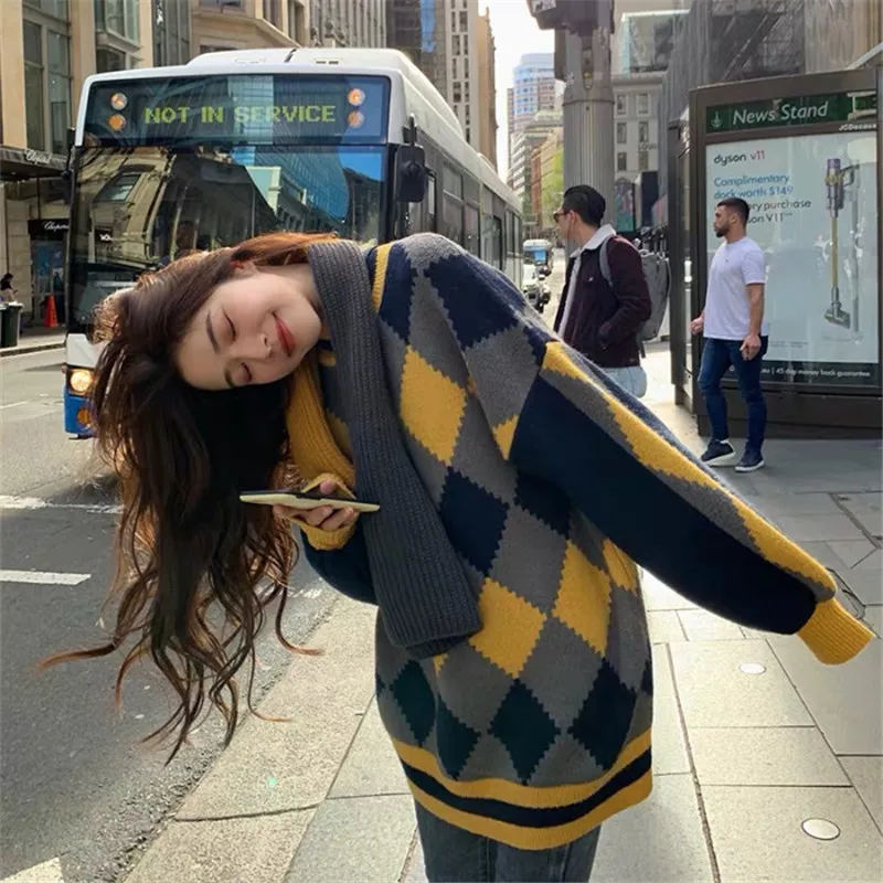 Women Oversized Argyle Casual Knitted Tops Personality Vitality Break The Dull Autumn Winter Contrast Diamond Sweater 210520
