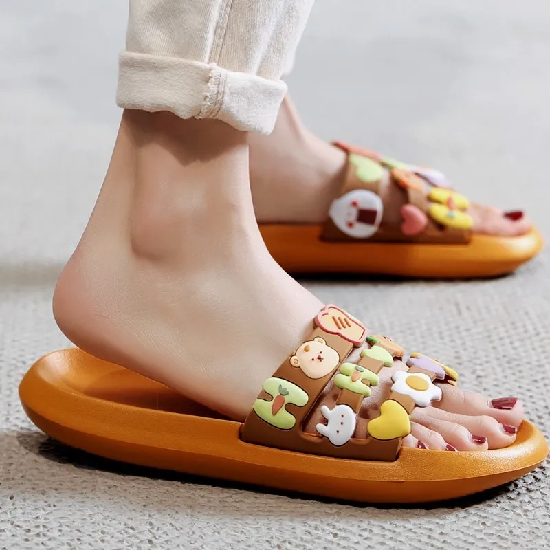 Zomer vrouwen schoenen badkamer cartoon platte slippers voor meisjes antislip dikke platform Leuke strand schoenen dame schoenen plus size y0406