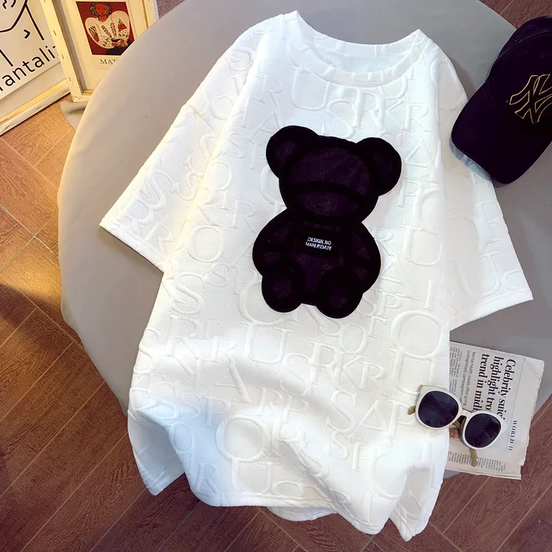 여성용 티셔츠 하라주쿠 소녀 플러스 사이즈 탑스 편지 자카드 O 넥 짧은 소매 느슨한 여름 Tshirt 곰 화이트 티셔츠 M-5XL Y0508