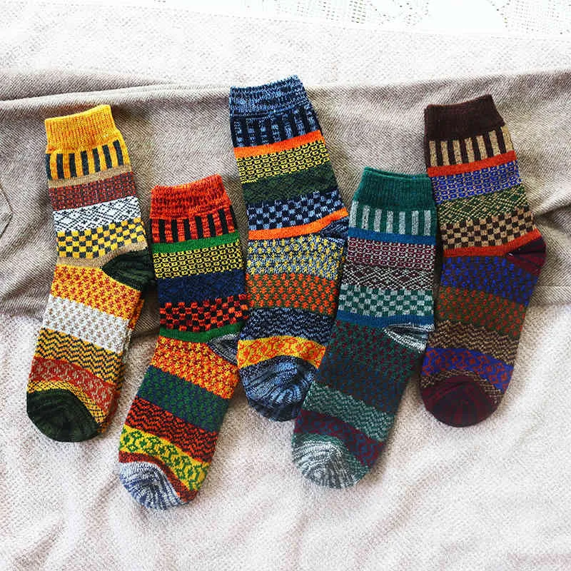 Winter Men's Thick Warmth Harajuku Retro Fashion Casual Wool High Quality Socks Cheap Wholesale