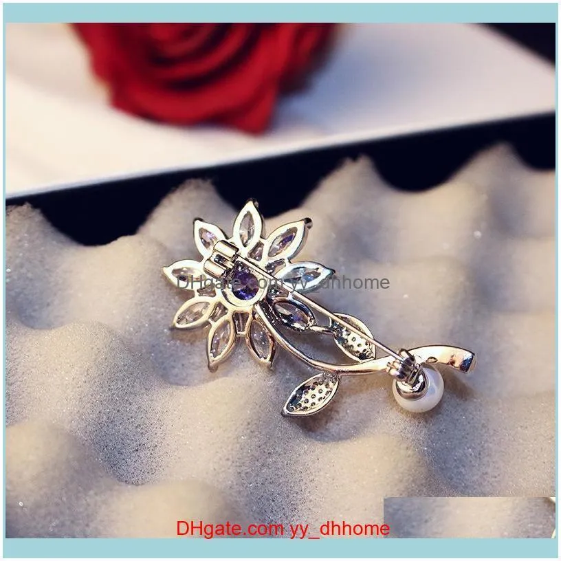 High-quality luxury pearl wild flower brooch temperament female micro-inlaid zircon delicate brooch fashion trend brooch jewelry