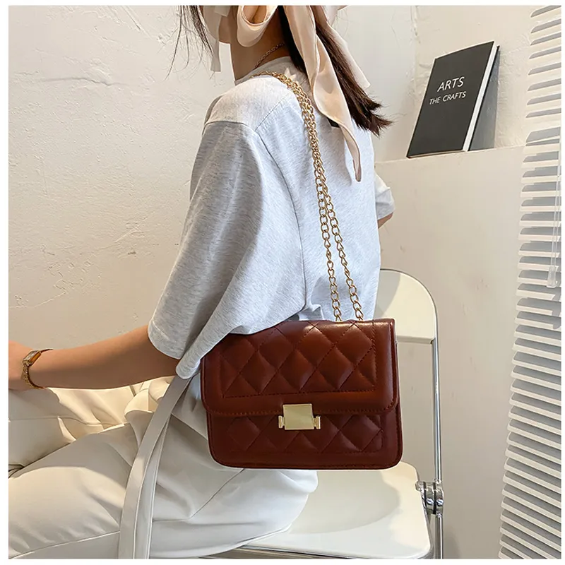 2021 New Ladies Small Square Bag Fashion Trend Shoulder Solid Color Chain Messenger Mobile Phone Clutch Wallet